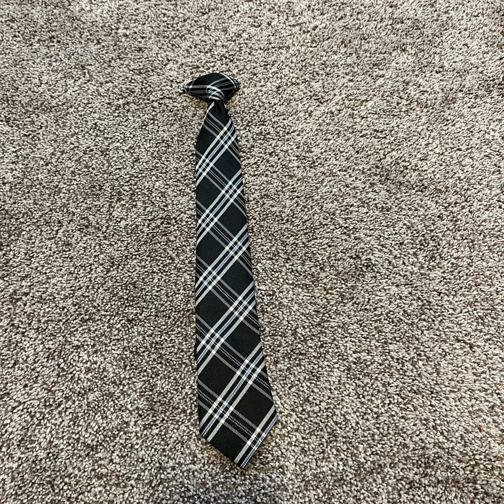 Elegant Black and White Checkered Tie